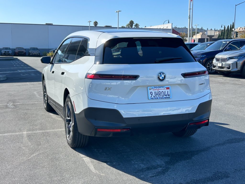 Certified Used 2024 Alpine White BMW xDrive50 image 3