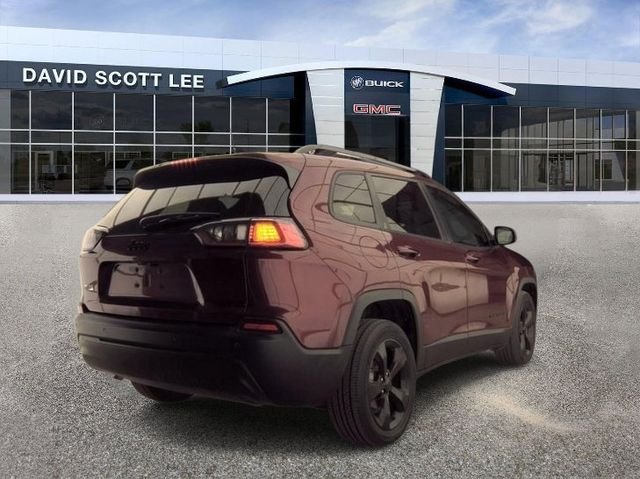 Used 2020 Red Jeep Altitude image 3