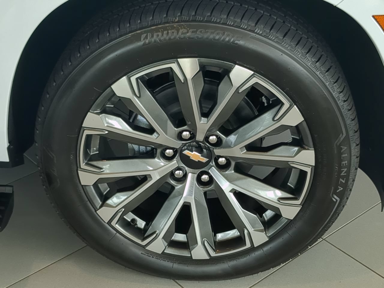 New 2026 Polar White Tricoat Chevrolet High Country image 9