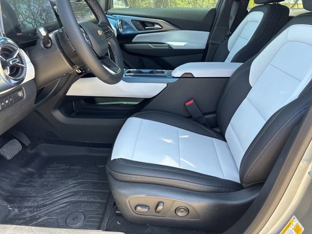 New 2026 Sterling Gray Metallic Chevrolet LT image 9