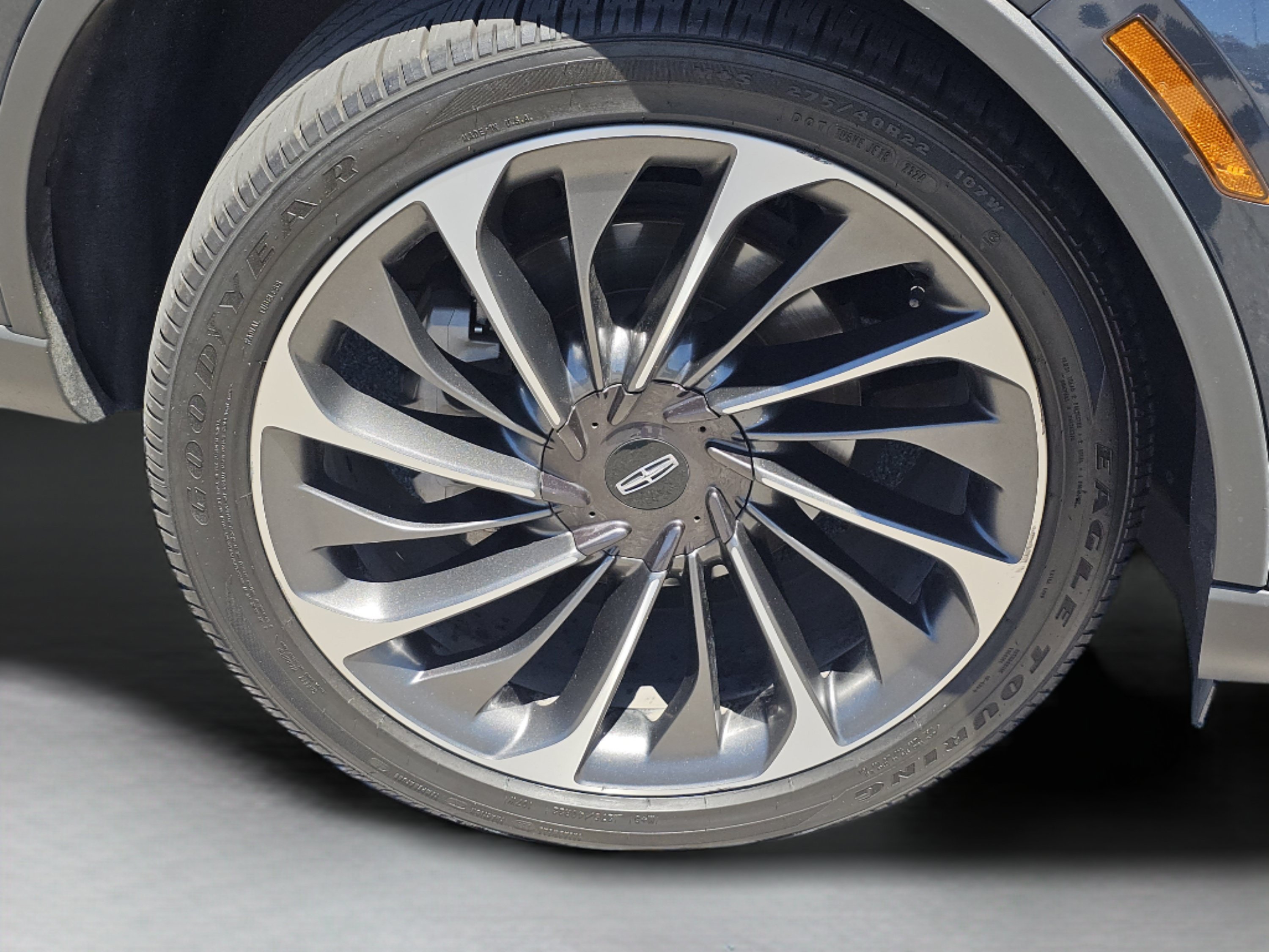 Used 2021 Blue Lincoln Reserve image 21