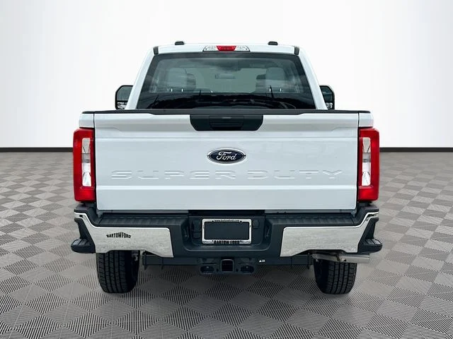 New 2026 Oxford White Ford XL image 5