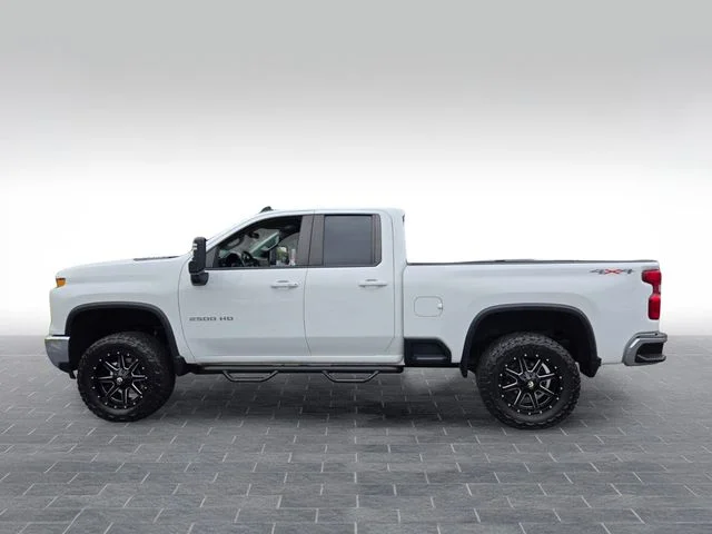 Used 2024 White Chevrolet LT image 4