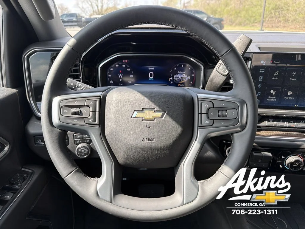 New 2025 Summit White Chevrolet LT image 20