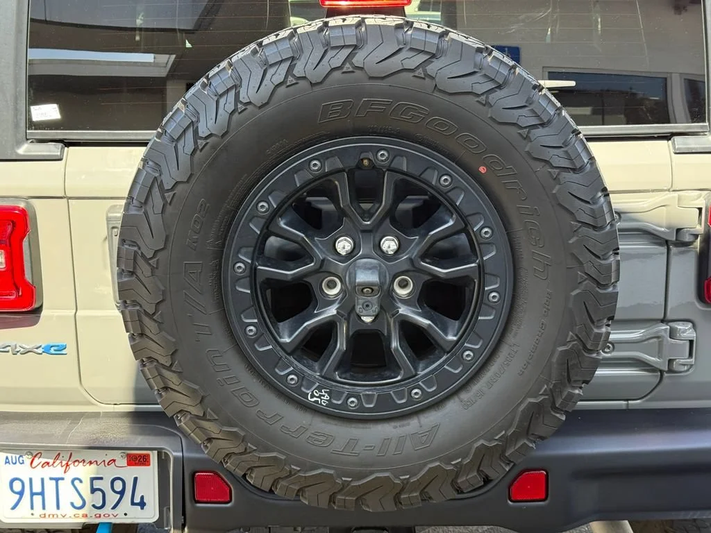 Used 2023 Gray Jeep Rubicon 20th Anniversary image 13