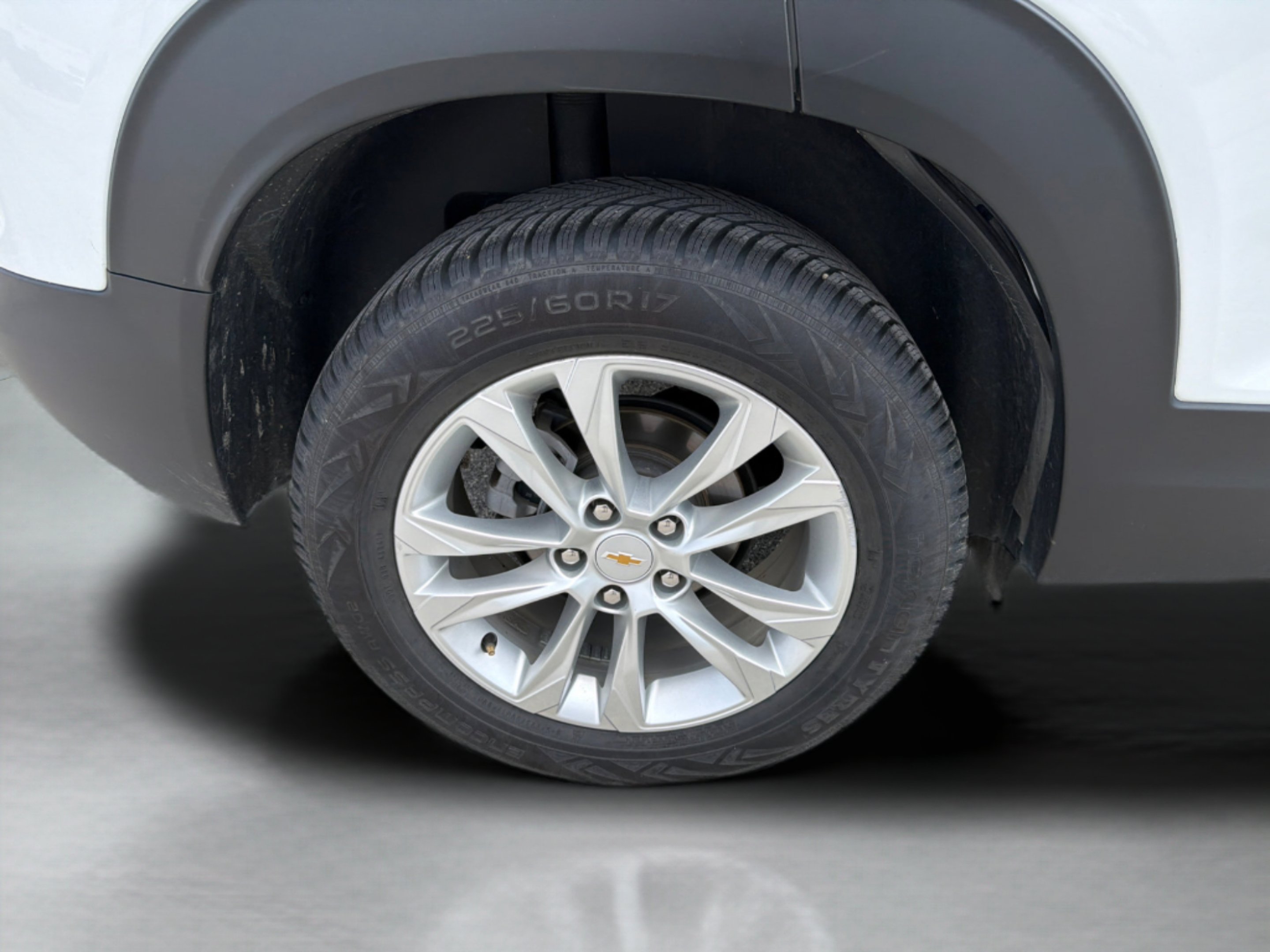 Used 2022 Summit White Chevrolet LS image 10