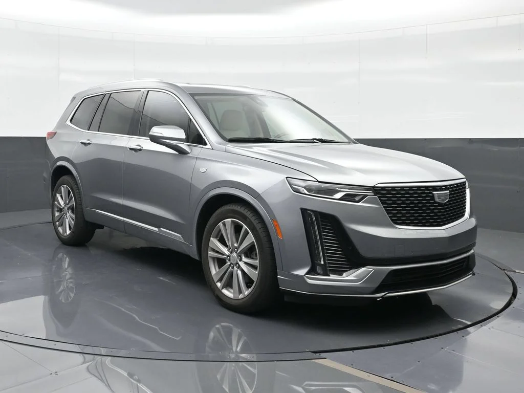 Used 2024 Silver Cadillac Premium Luxury image 4