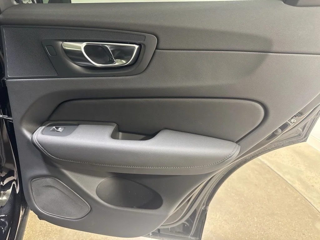 New 2026 Onyx Black Metallic Volvo T8 Ultra image 23