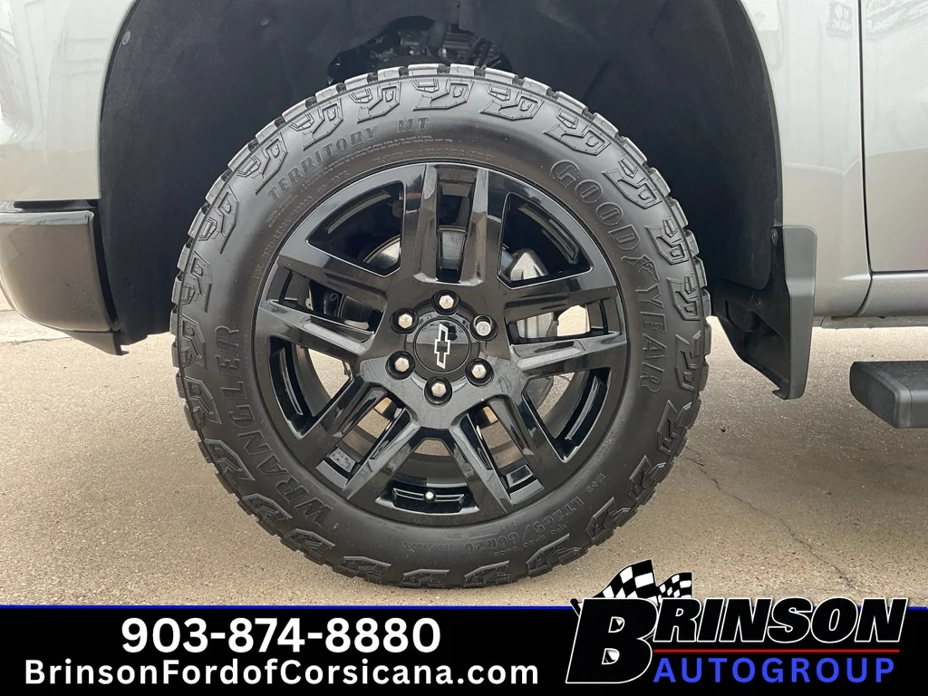 Used 2025 Sterling Gray Metallic Chevrolet LT Trail Boss image 13