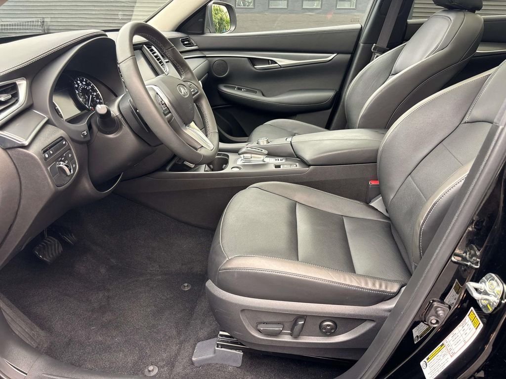 Certified Used 2025 Black INFINITI LUXE image 10
