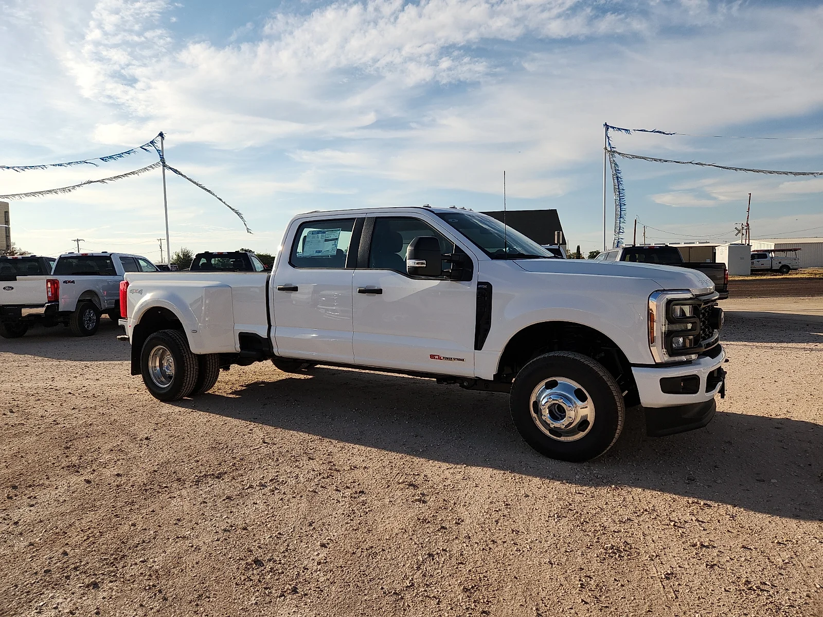 New 2027 Oxford White Ford XL image 8