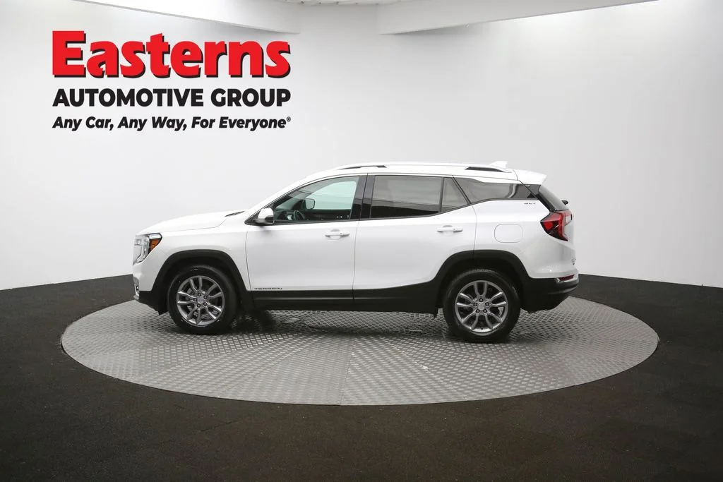 Used 2024 White GMC SLT image 60