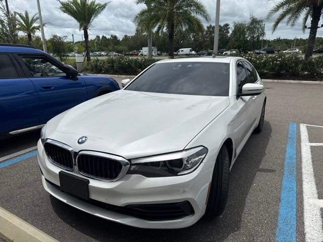 Used 2020 Mineral White Metallic BMW 540i xDrive image 1