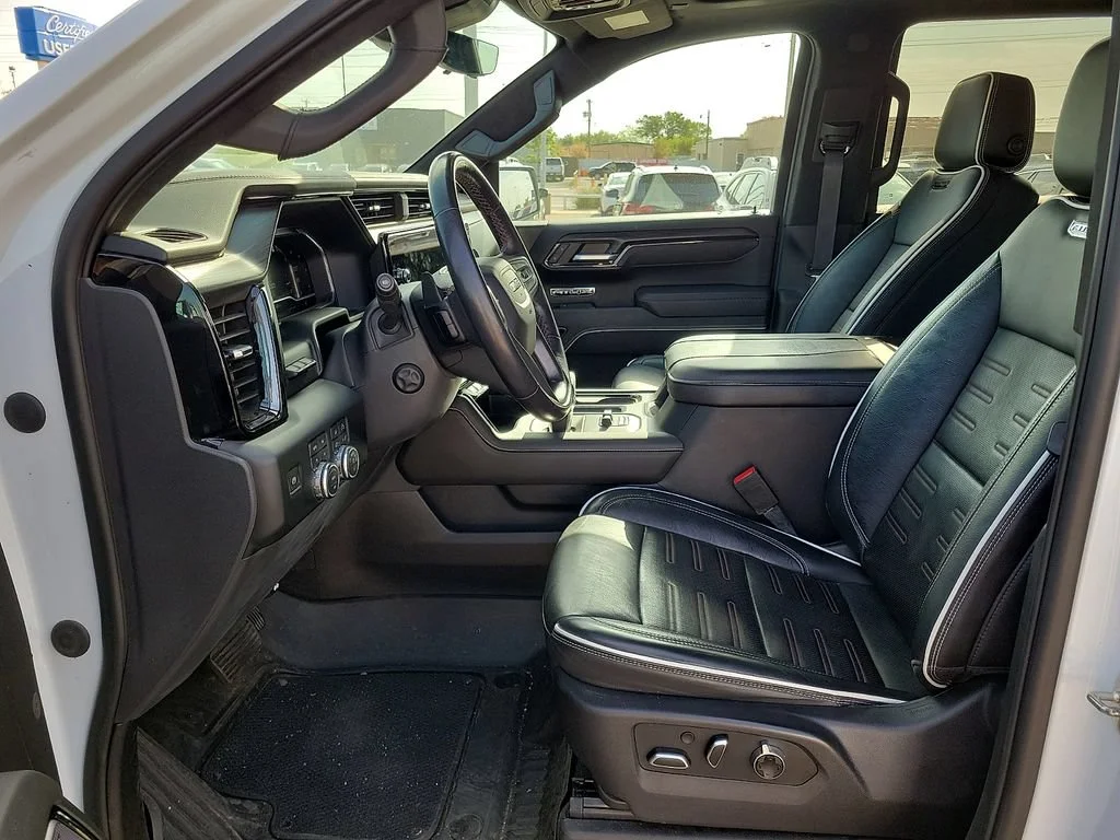 Used 2023 SUMMIT WHITE GMC AT4X image 19