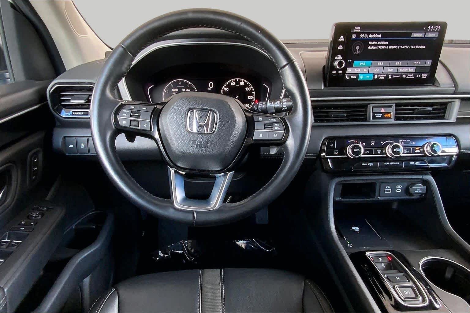 Used 2025 Platinum White Pearl Honda EX-L image 6