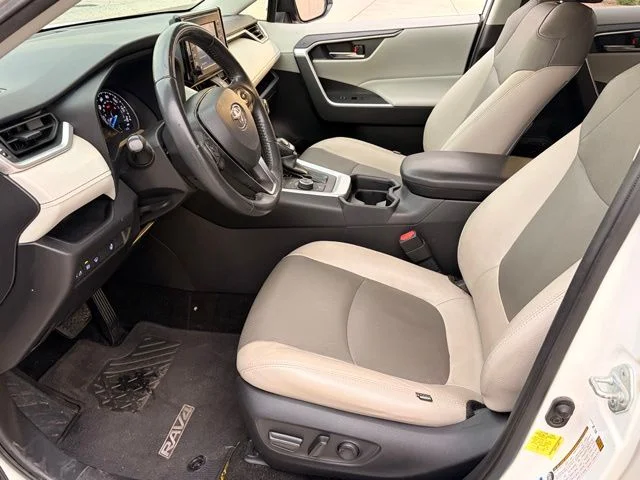 Used 2020 Super White Toyota XLE image 10