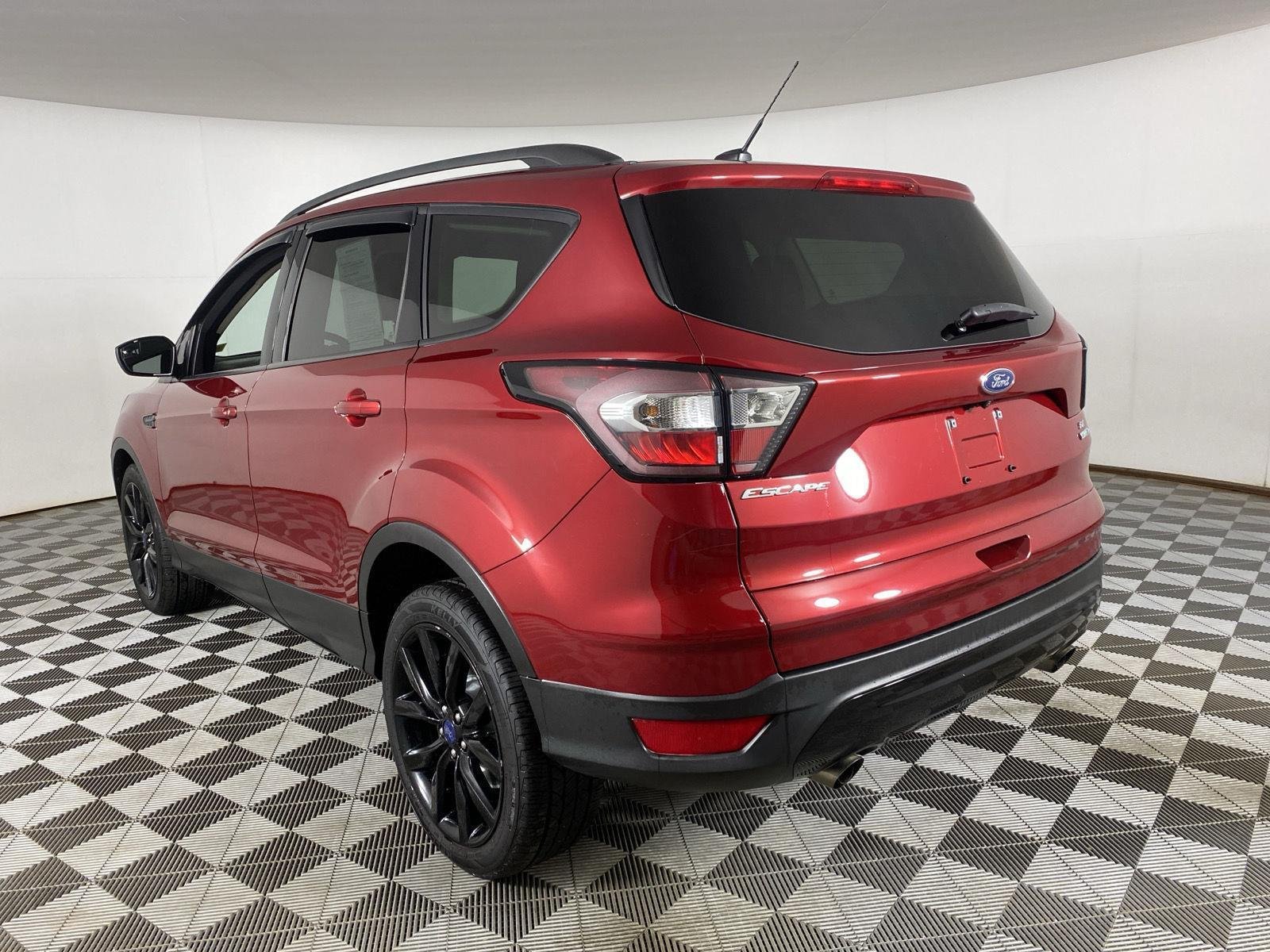 Used 2017 Ruby Red Metallic Tinted Clearcoat Ford SE image 5