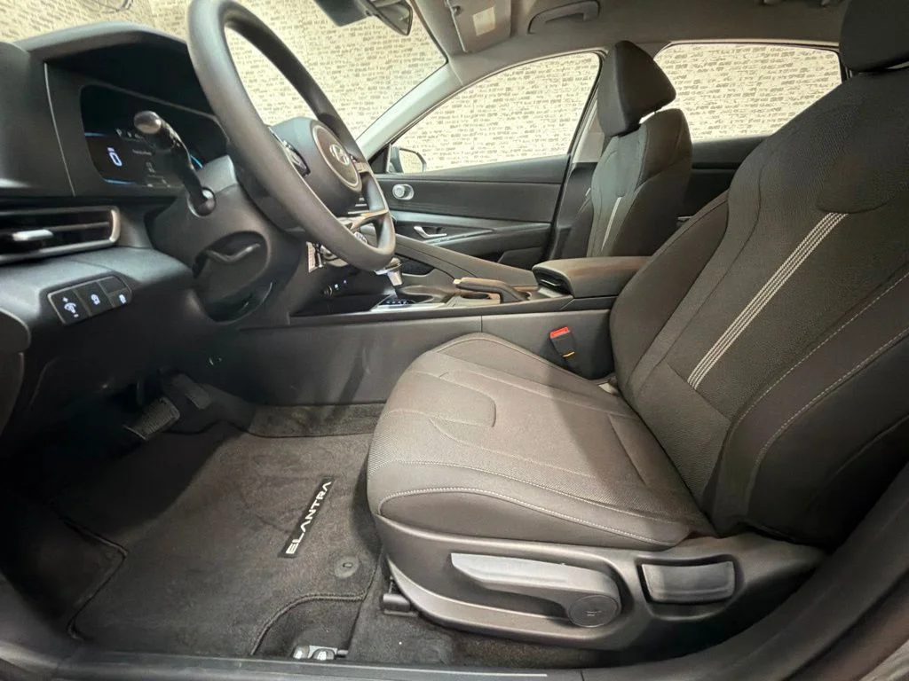 New 2026 Amazon Gray Hyundai SE image 23