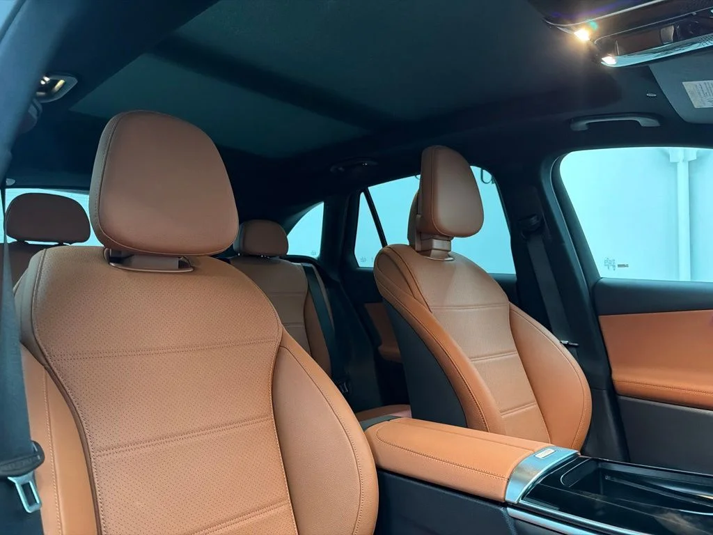 New 2027 White Mercedes-Benz GLC 300 image 30
