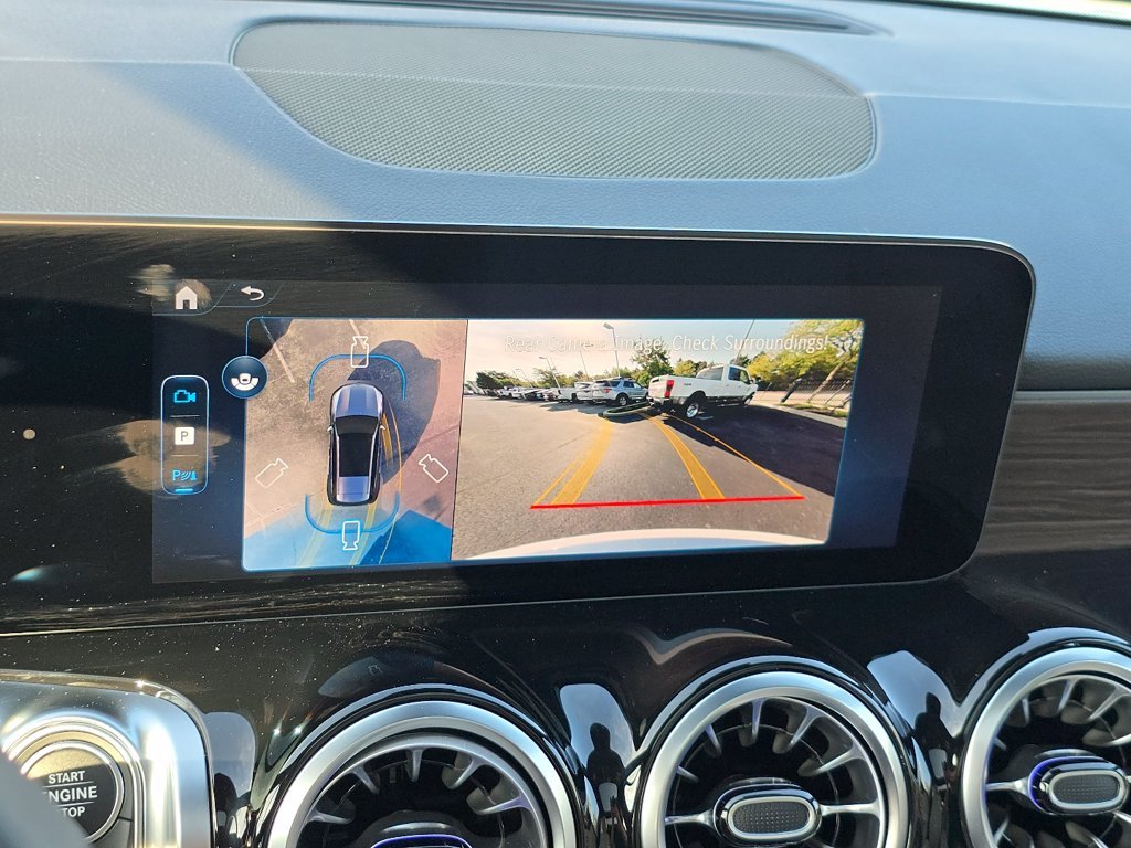 New 2026 Polar White Mercedes-Benz GLB 250 image 8