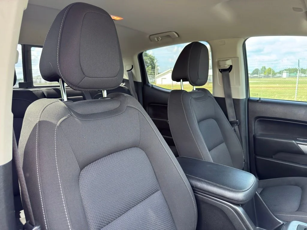 Used 2021 White Chevrolet LT image 35