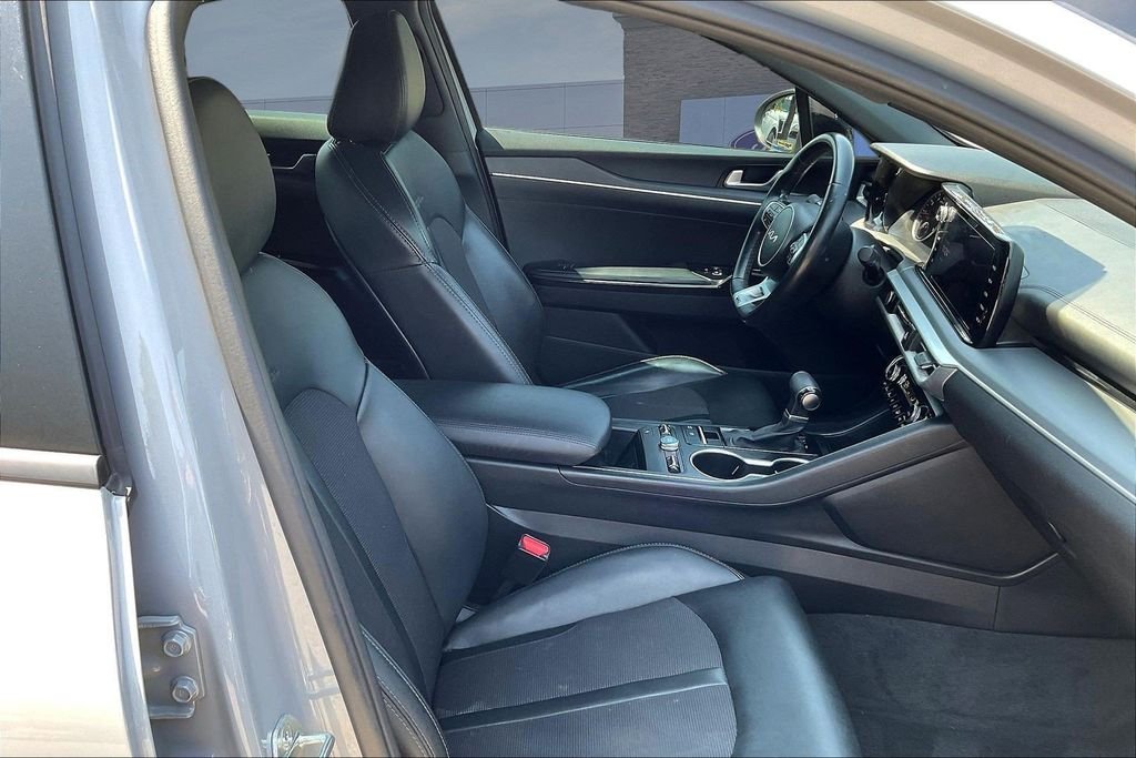 Used 2024 Wolf Gray Kia GT-Line image 29