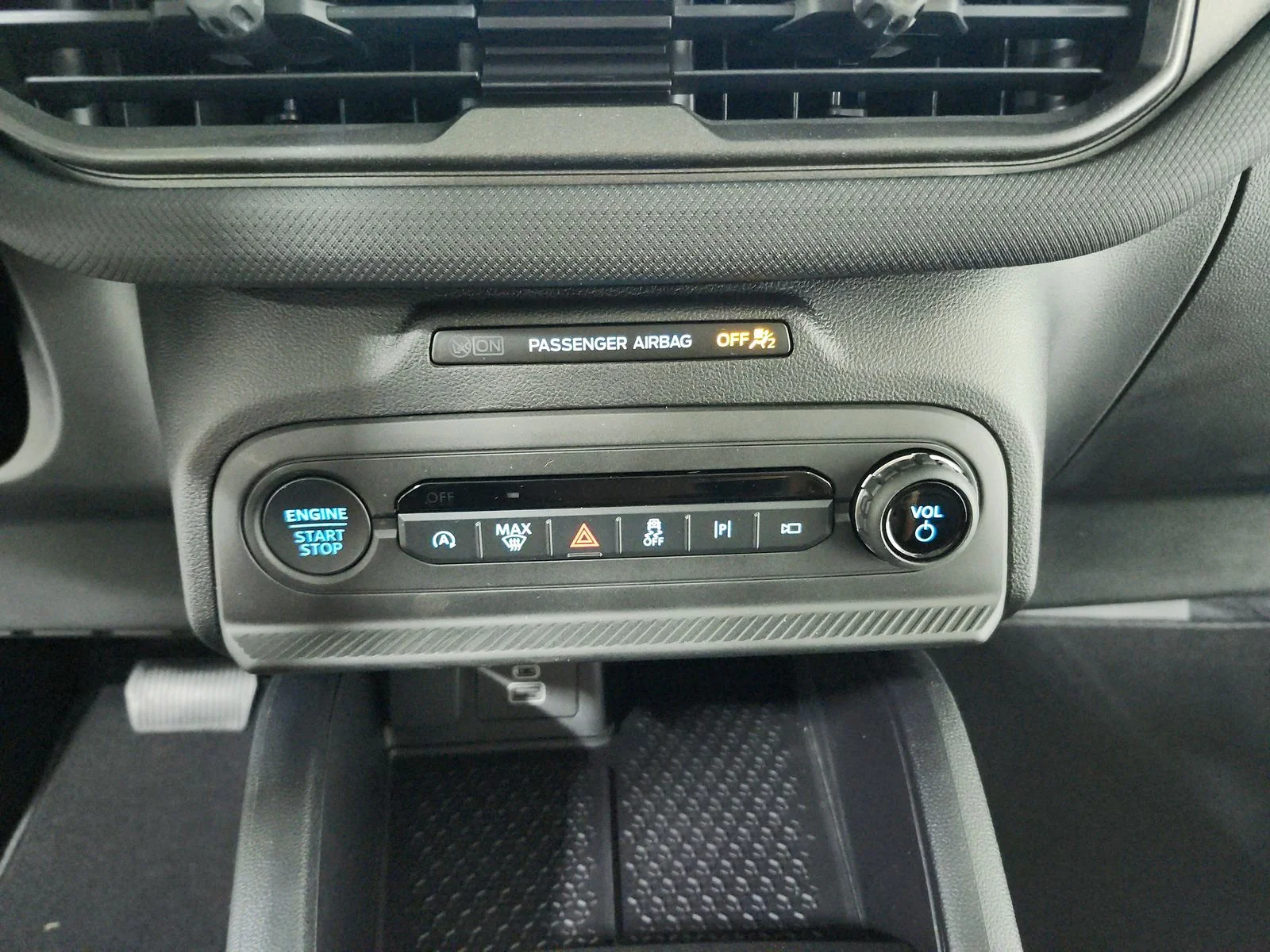 New 2026 Space White Metallic Ford Outer Banks® image 33