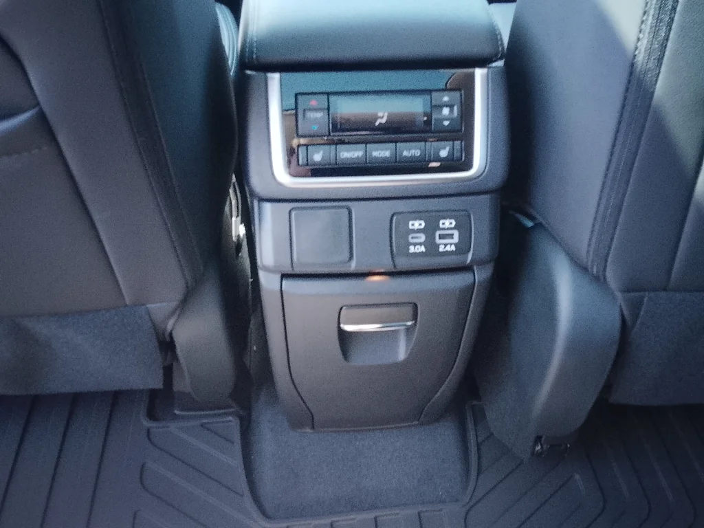 New 2026 SAPPHIRE BLUE PEARL Subaru Limited 7-Passenger image 13
