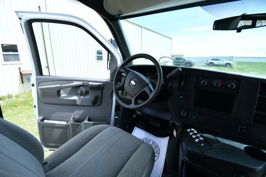 Used 2013 White Chevrolet Work Van image 19