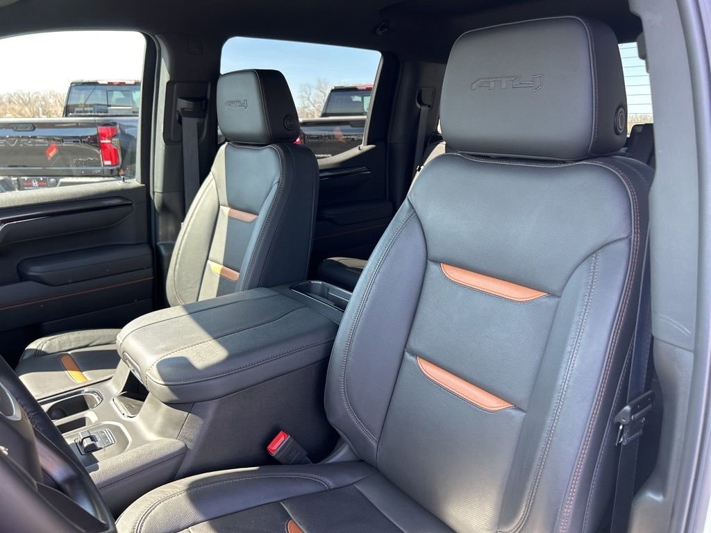 Used 2025 Summit White GMC AT4 image 11