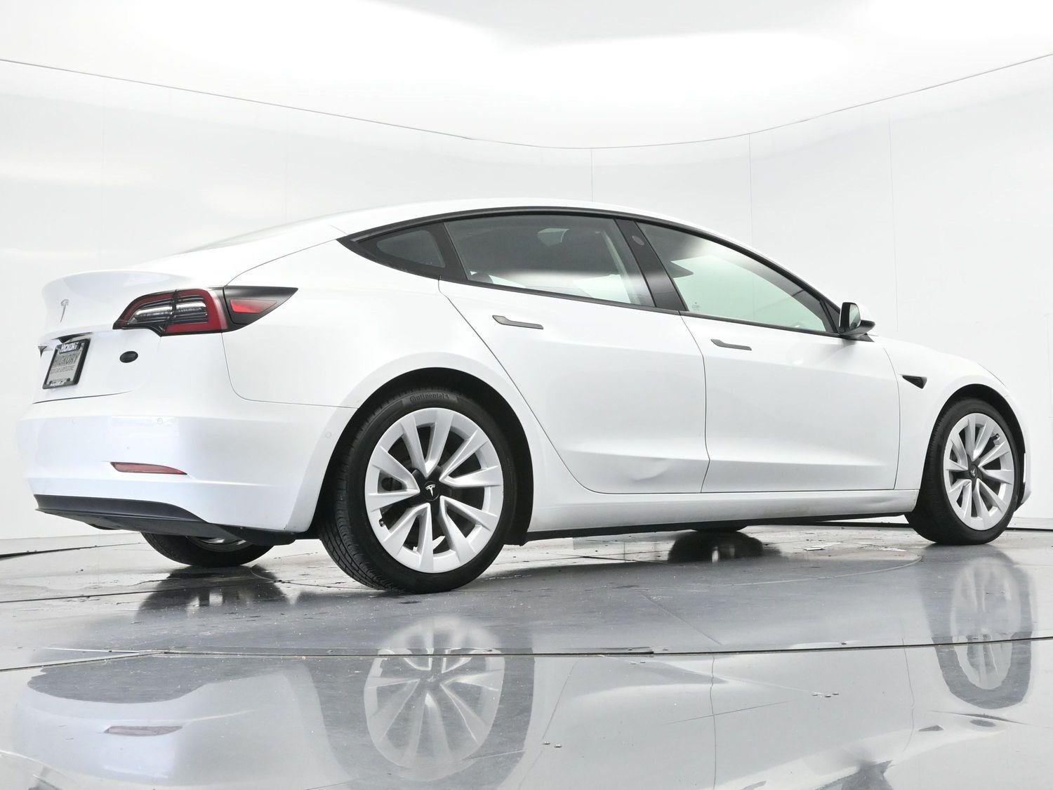 Used 2022 Pearl White Multi-Coat Tesla Base image 40