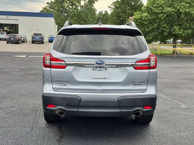 Used 2022 Silver Subaru Limited image 4