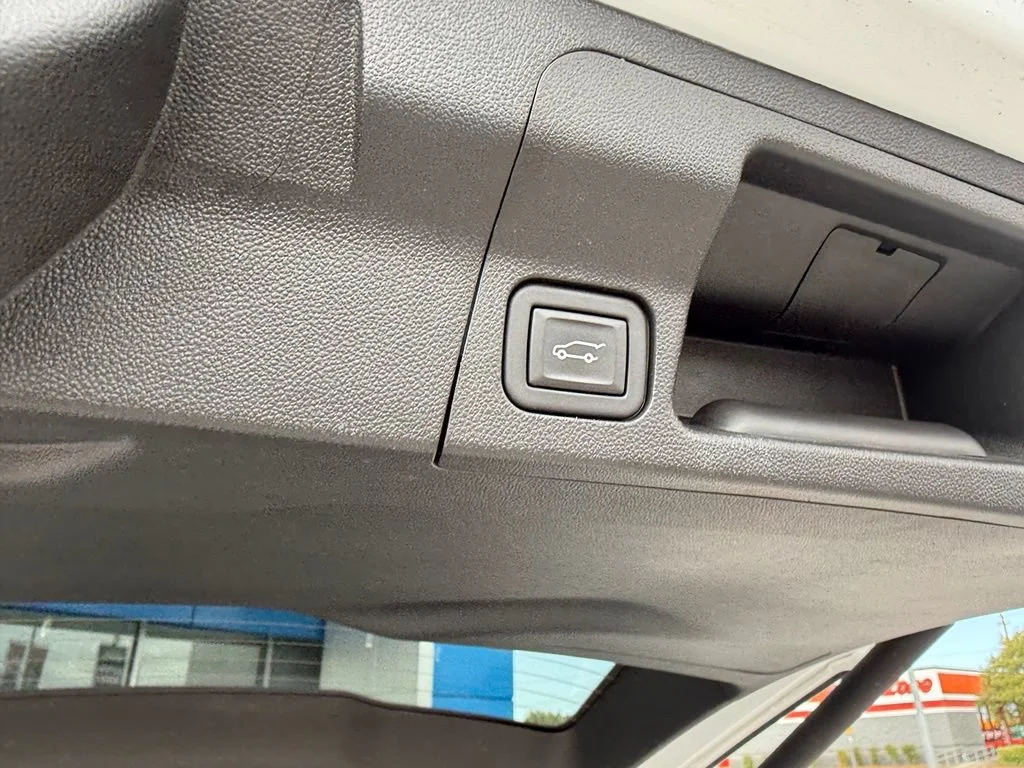 Used 2023 Summit White GMC Denali image 11