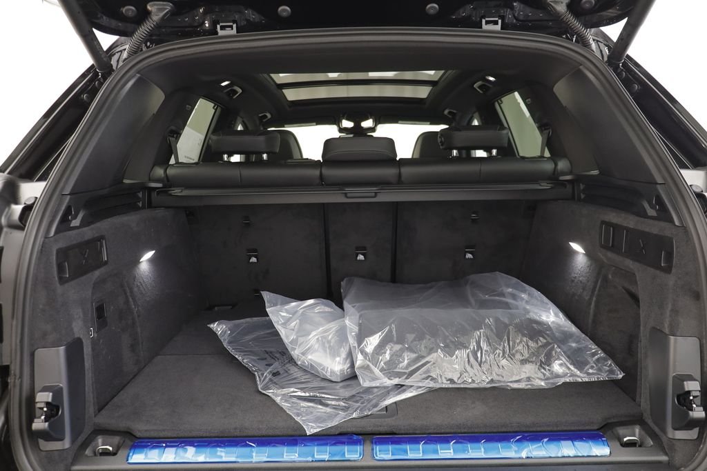 New 2026 Black Sapphire Metallic BMW xDrive50e image 20