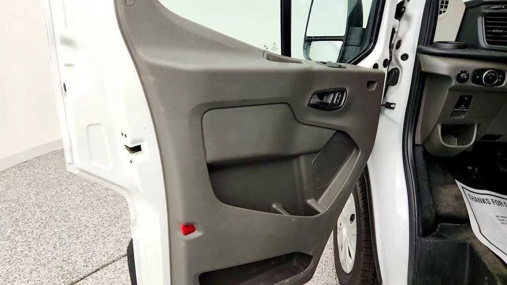 Used 2025 Oxford White Ford T-250 130"" Low Rf 9070 GVWR RWD image 10