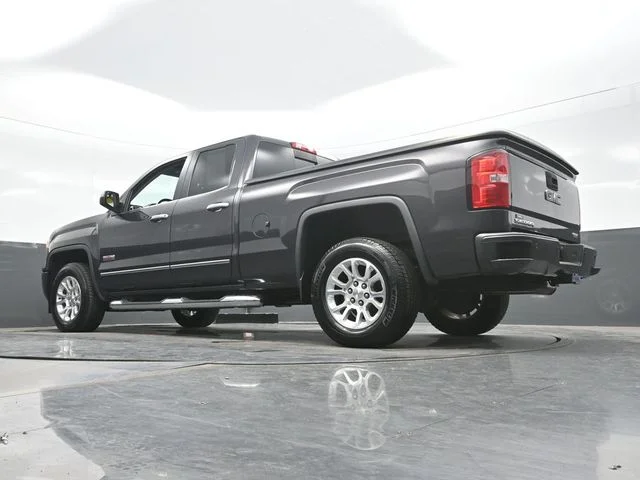 Used 2015 Silver GMC SLT image 19