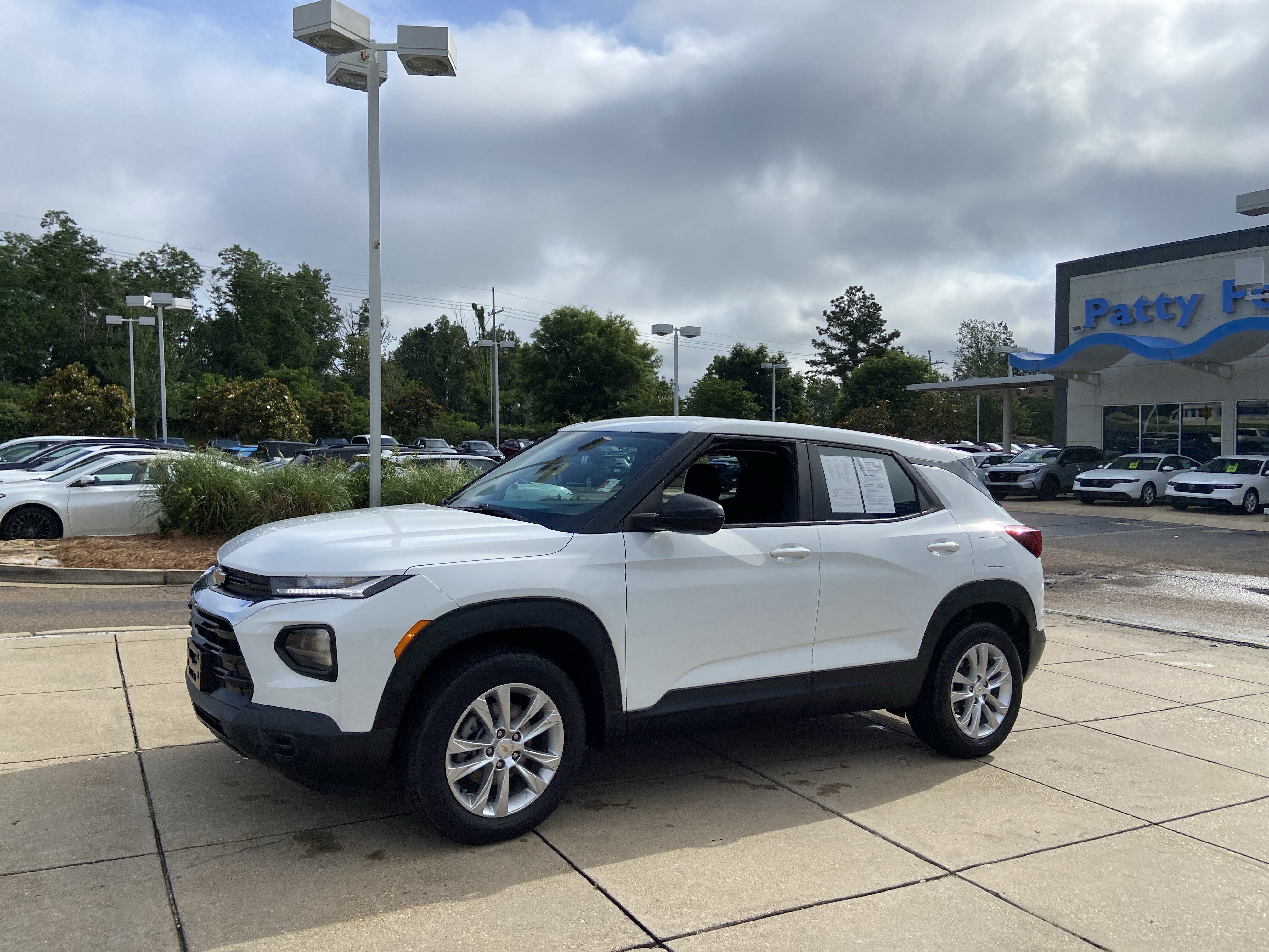 Used 2021 Summit White Chevrolet LS image 6