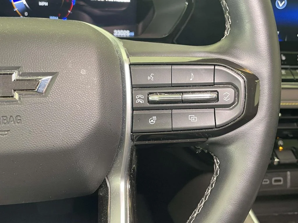 Used 2023 Black Chevrolet ZR2 image 33