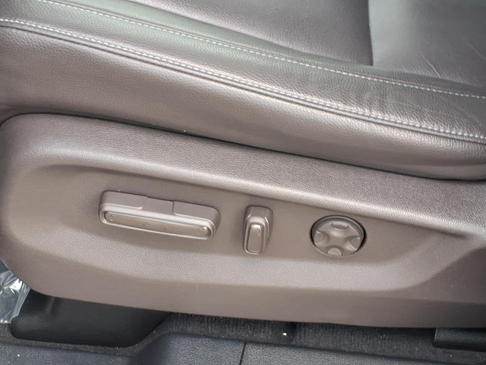 2024 Honda Odyssey EX-L - Photo 17