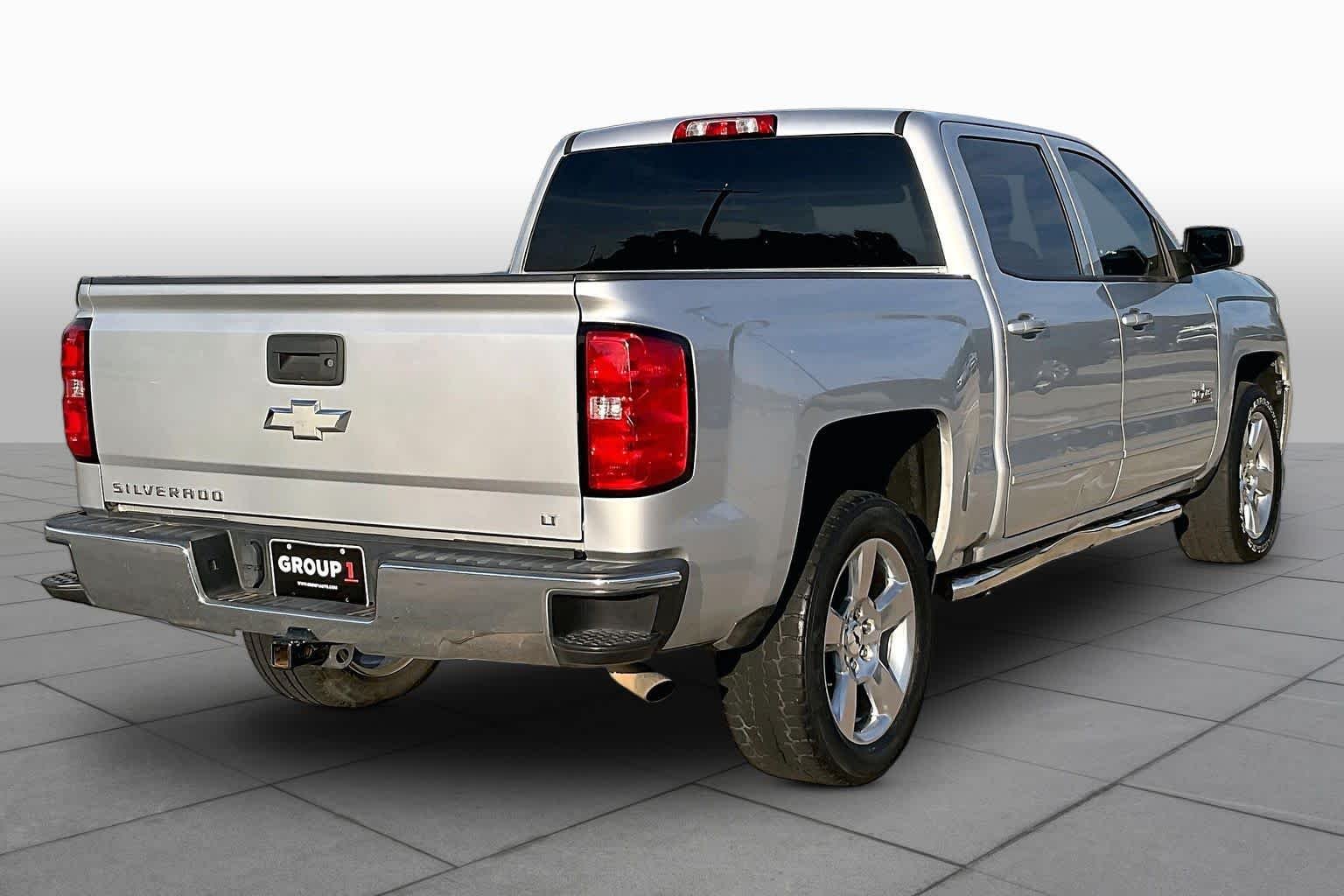 Used 2018 Silver Ice Metallic Chevrolet LT image 12