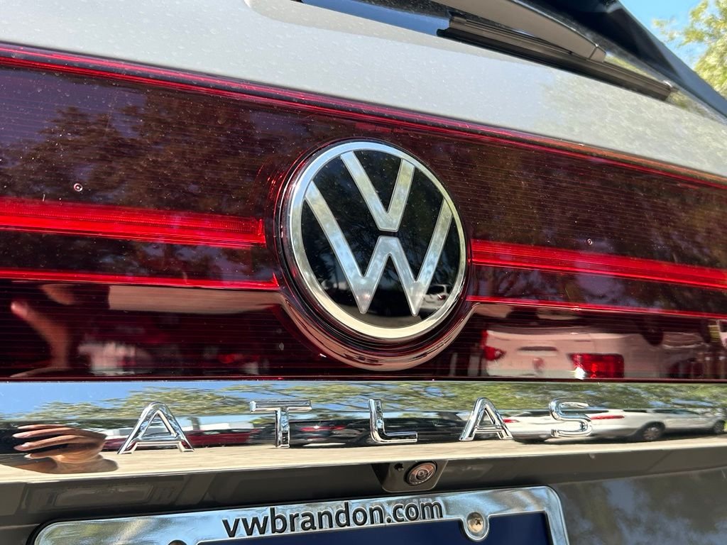 New 2026 Gray Volkswagen SE w/Technology image 39