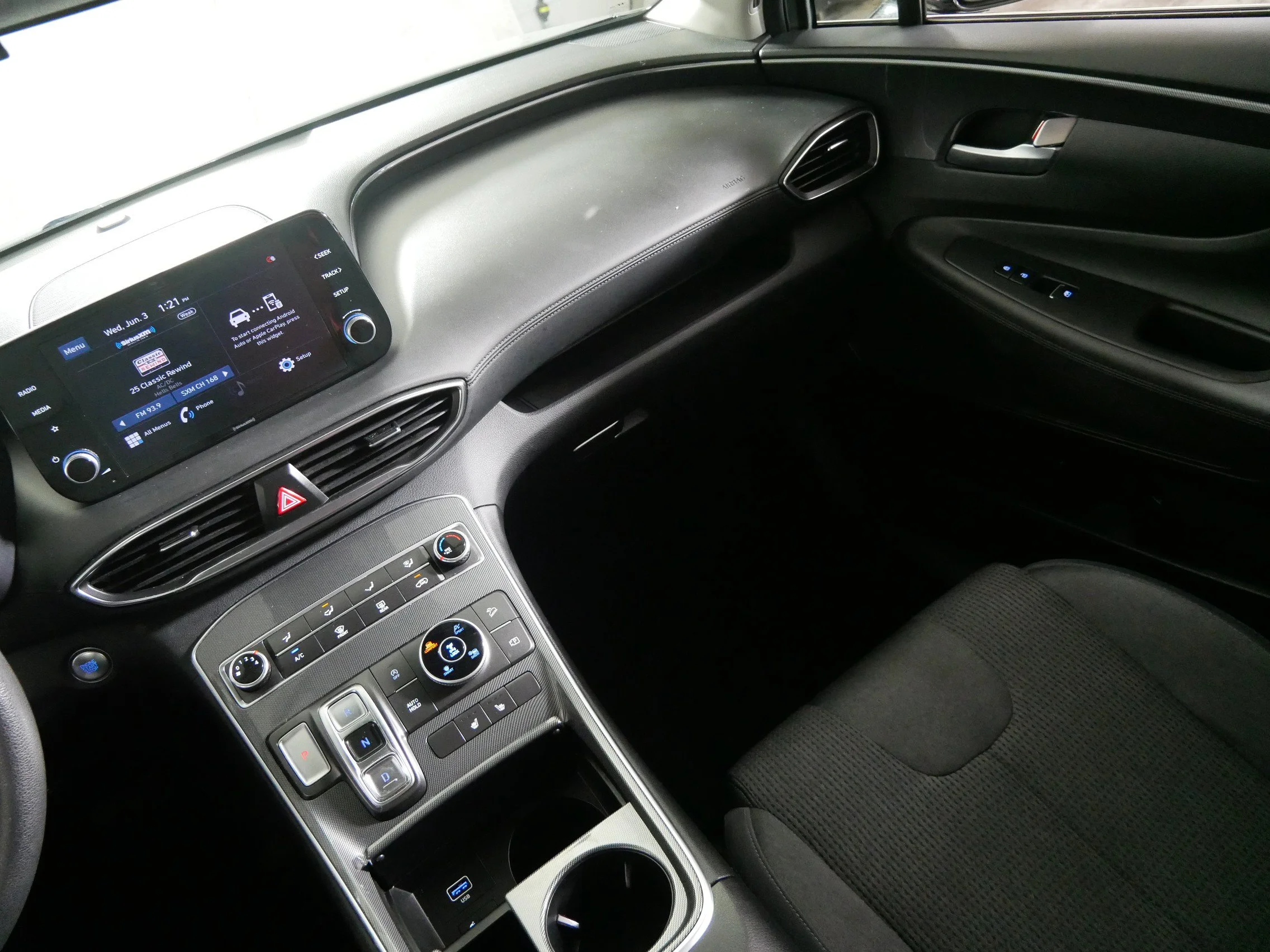 Used 2022 Hampton Gray Hyundai SEL image 11