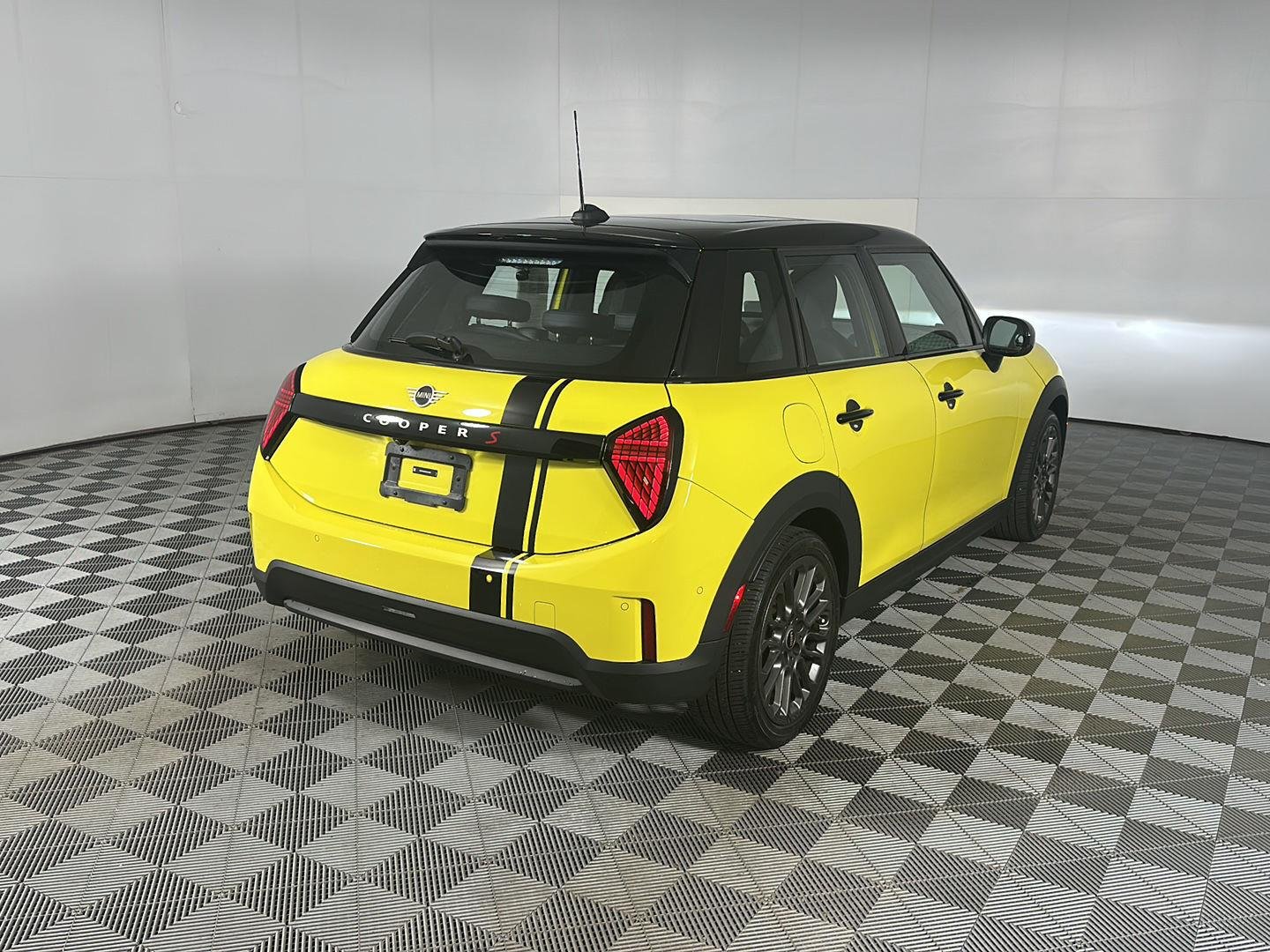 Used 2025 Sunny Side Yellow MINI Cooper S image 27