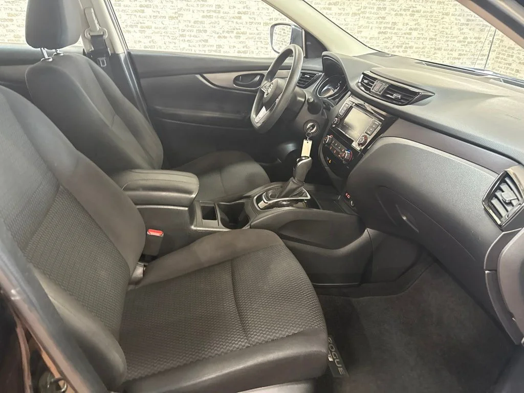Used 2020 Black Nissan S image 11