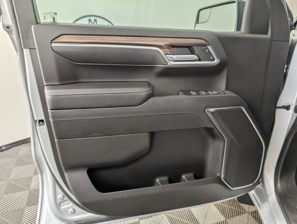 Used 2022 Silver Chevrolet RST image 19