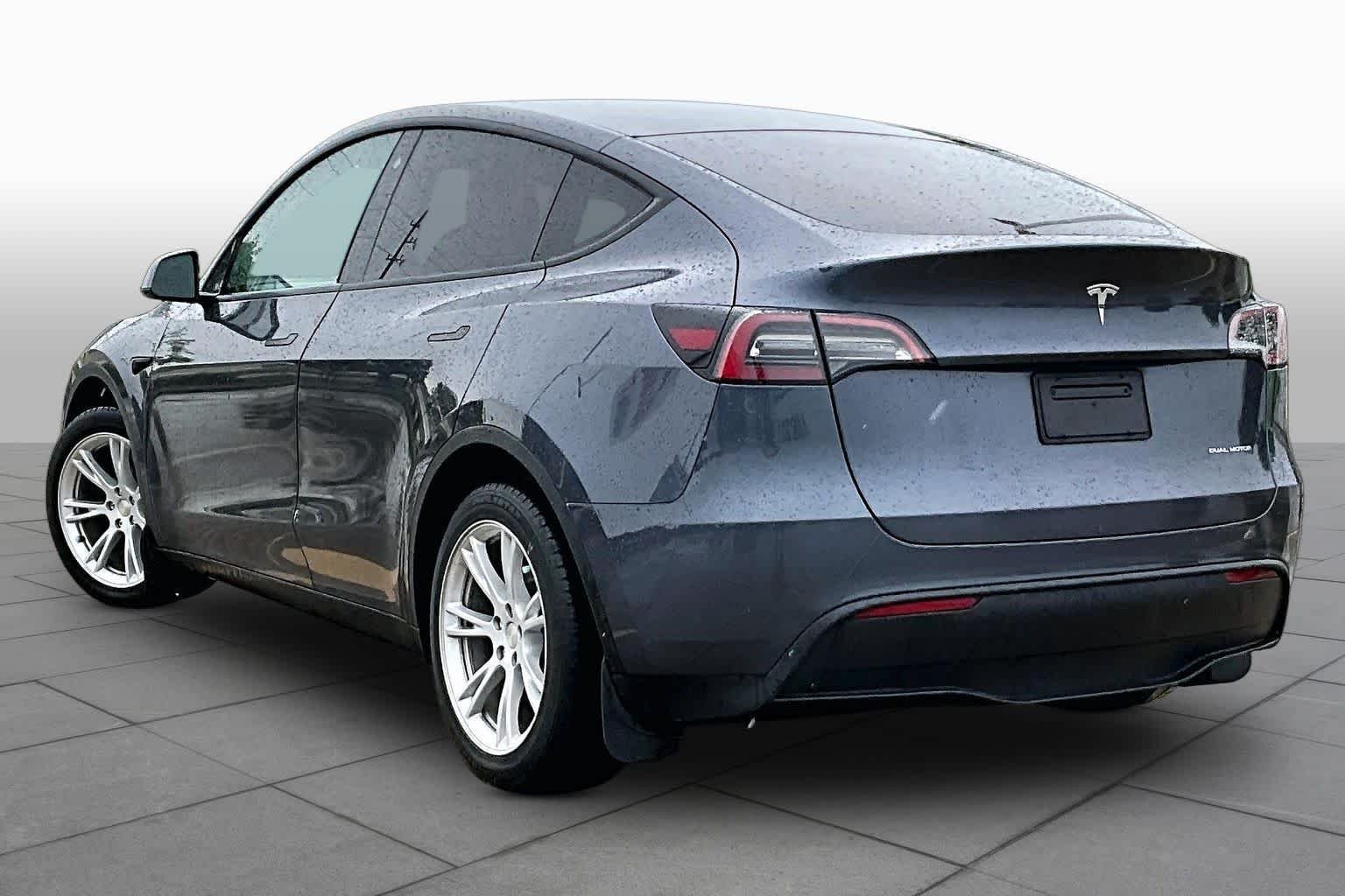 Used 2023 Midnight Silver Metallic Tesla Long Range image 11
