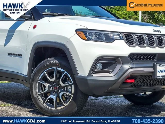 Certified Used 2025 White Jeep Trailhawk image 3