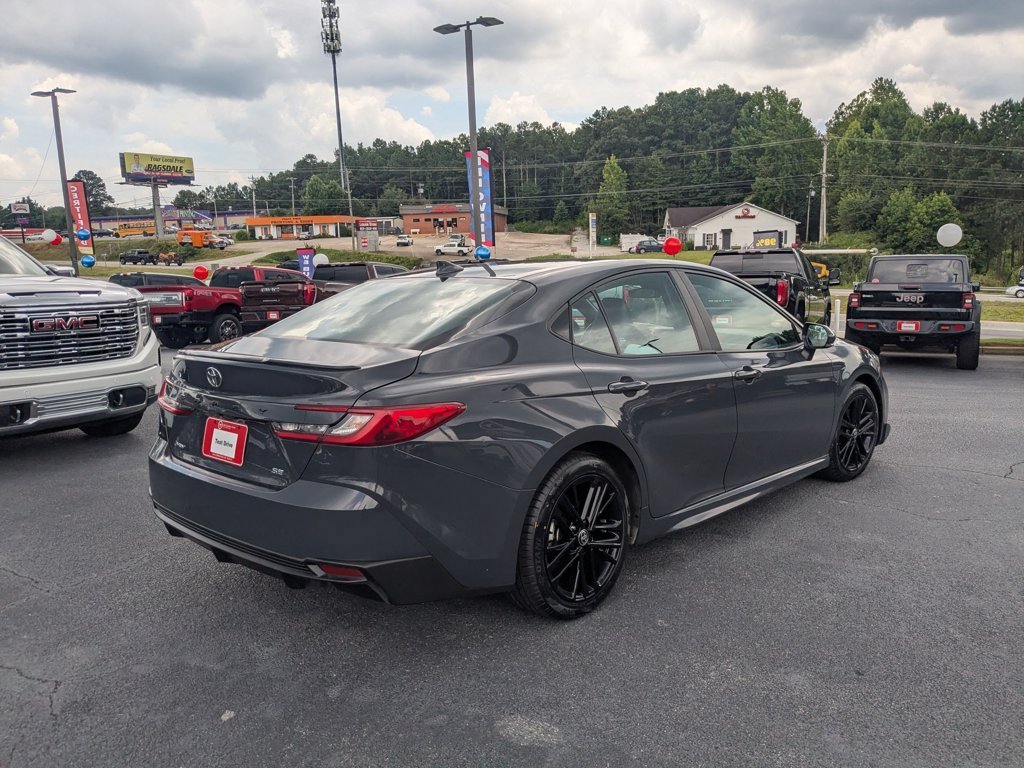Used 2025  Toyota SE image 5