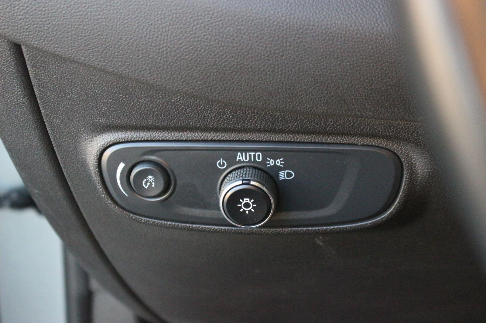 Used 2024 Sterling Gray Metallic Chevrolet LT image 31