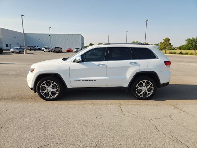 Used 2022 White Jeep Limited 4x4 image 4